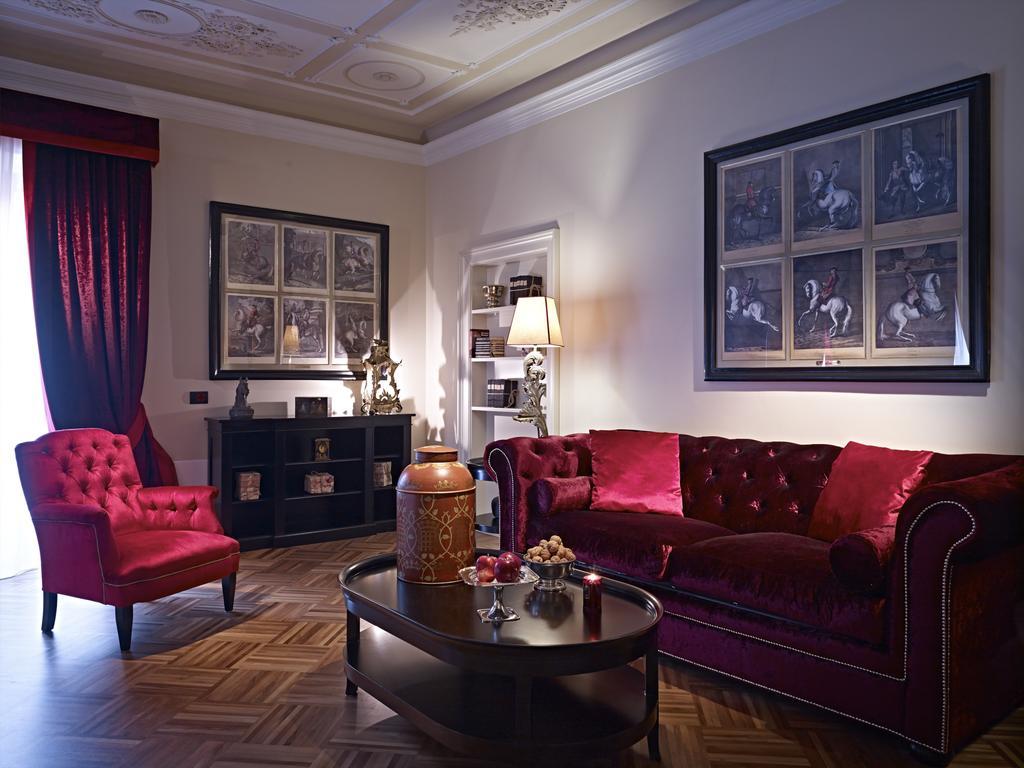 The Gentleman Of Verona Room photo